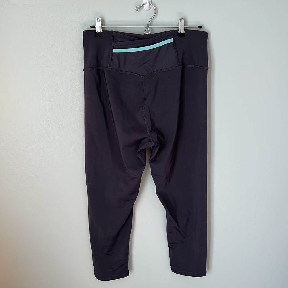 Marika Dark Grey Crop Leggings